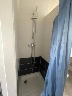 Studio cosy 1er - Kitchenette - Salle de bain privée - 4