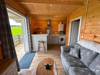 Fisherman log cabin - 1