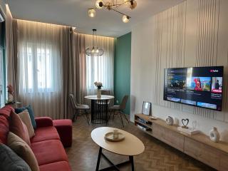 DeLux Suite 104 - 0