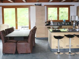 Apartment Nubes- Chalet Appartement-Fewo- Dusche oder Bad- WC 12-Bettwohnung by Interhome - 3