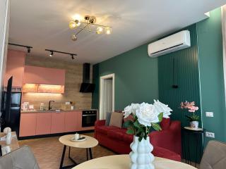 DeLux Suite 104 - 8