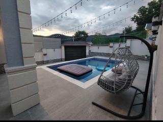 Rich House - 6