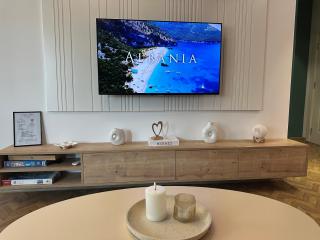 DeLux Suite 104 - 1