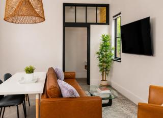 Modern Light Filled Casita - 6