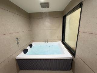 hotel the leora - 1