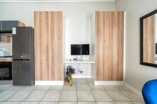 Alimama Spaces: The Manson's Green Creek Studio - 5