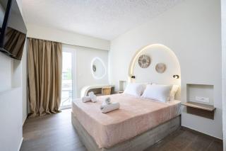 SolMare Premium Suites - 9
