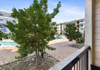 Cava Retreat 1-King Bed Sofa Bed Patio Pool View - 8