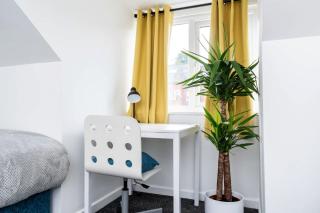 Family & Contractor-Friendly Two-Storey Apartment - 8