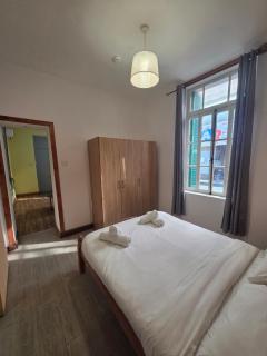 Harrys Inn Guesthouse - 1