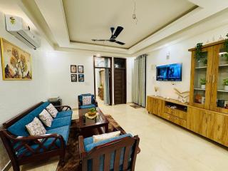 The Yog Raft by Arnyv Stays by 2BHK Near Tapovan - 1