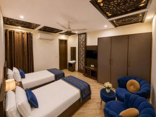 Multazam Heights, DHA Phase 8, Hotel Airport Lahore - 5