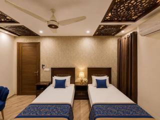 Multazam Heights, DHA Phase 8, Hotel Airport Lahore - 7
