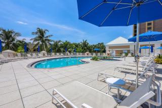 Lavish beachfront condo with rooftop pool/spa/gym - 4