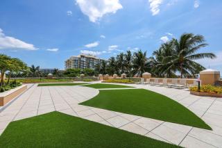 Lavish beachfront condo with rooftop pool/spa/gym - 3