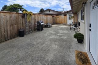 Brand-New Sequim Escape: A/C, Fire Pit, Grill - 9