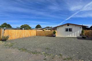 Brand-New Sequim Escape: A/C, Fire Pit, Grill - 4