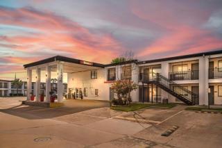 Red Roof Inn Houston - Jersey Village - 2