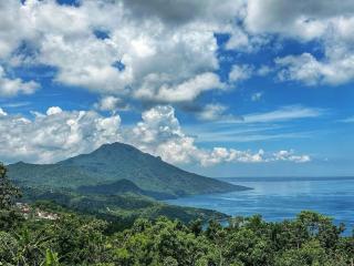 A-Frame Cabin with Taal Lake View and Hot Tub - 5