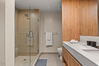 Modern Condo in Downtown Miami Near Bayside - 4