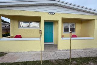 2 bedroom Tropical Beach Getaway A - 2