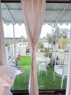 Karan's Crib with Netflix, AC & Private Rooftop - 4