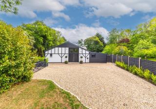 The Old Workshop - A luxury countryside retreat with air-conditioning and hot tub - 3