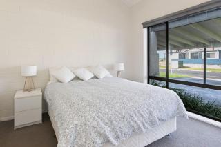 Beachside Villa - 2