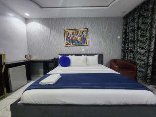 Prominent Hotel and Suites - 3