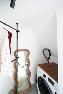 NEW Large Light City Loft with freestanding tub - 2
