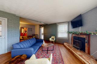 Deck, Views, Games: 10BR Home in Shenandoah Valley - 1
