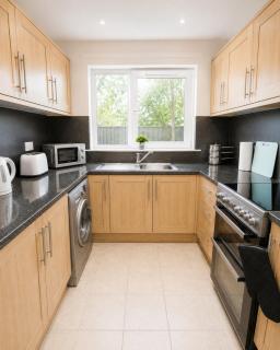 Modern 2-Bedroom House in Glasgow - 5