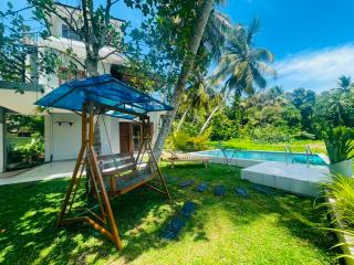 Villa White Home - 2