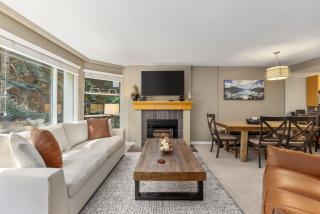 Woodrun Lodge 514 | Ski-In Ski-Out Condo w/ Pool, Hot Tub, Free Parking, Wifi & Laundry - 9