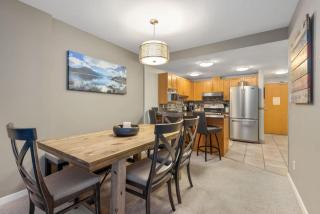 Woodrun Lodge 514 | Ski-In Ski-Out Condo w/ Pool, Hot Tub, Free Parking, Wifi & Laundry - 2