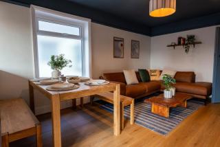 Detached with Sea views, Private Parking & Balcony - 1