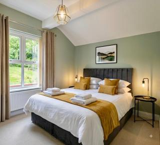 Modern Swanage Retreat - Sleeps 7 - Free Parking - 4