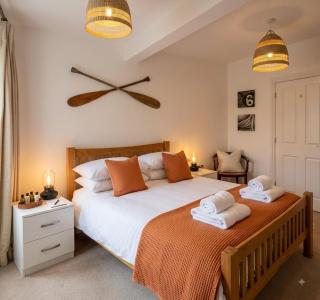 Modern Swanage Retreat - Sleeps 7 - Free Parking - 6