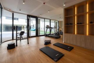 Top Floor with Balcony and Garage , Sleeps 4 - 5