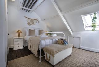 High Street Retreat - 5