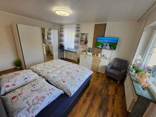 Exklusives und helles Apartment No 6 mit Balkon im Zentrum von Kassel, schnelles 1Gbit Internet, Geschirrspüler, Boxspringbetten - 8