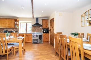 The Farmhouse - Old Mill Cottages - 2