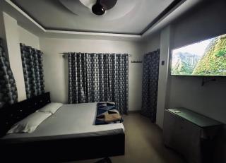 The Secret Spot w Netflix , AC & Private Balcony - 4