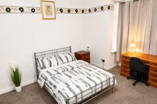 Spacious Double Room near Wolverhampton City Centre - 0