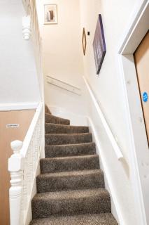 Spacious Double Room near Wolverhampton City Centre - 8