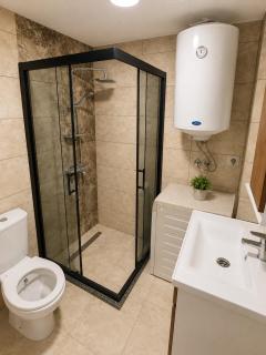 Luxury 2BR Urban Oasis near Old Bazaar - Skopje - 5