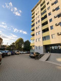 Luxury 2BR Urban Oasis near Old Bazaar - Skopje - 1