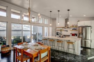 Peaceful Waterfront Retreat on Vashon Island - 3