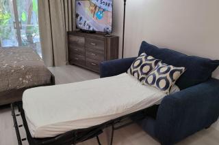 Step from the Beach.Renovated ground Floor unit 63 - 3