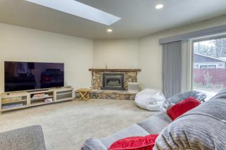 Tahoe Town & Lake Retreat - Close to Lake Steps from Town Minutes from Adventure - 7